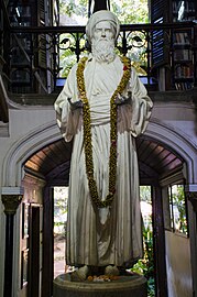 Statue of David Sassoon at David Sassoon Library, Mumbai