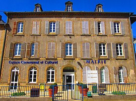 The town hall in Fillières