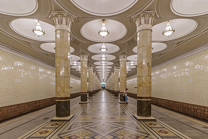 莫斯科基辅地铁站的月台。