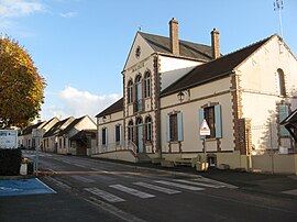 The town hall in Voisines
