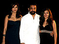 Kamal Haasan with daughters Shruti Haasan (left) and Akshara Haasan (right) in 2010.