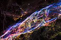 哈伯太空望远镜拍摄的面纱星云[16]。