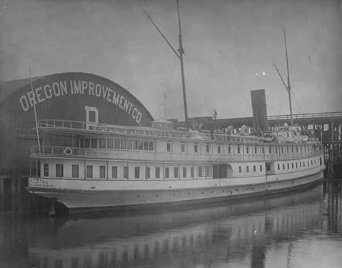 Another precisely dated photo, but unfortunately it doesn't show much context. Steamer Victorian at Pier B, April 2, 1892. Written on Pier B pier shed: "Oregon Improvement Co." and a large "B".
