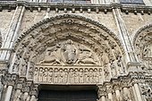 皇室大门的一部分；1145年–1155年； 石灰石； 沙特尔主教座堂（法国沙特尔）
