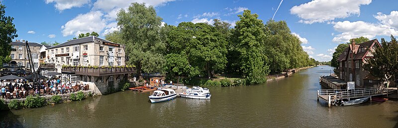 A panoramic view downstream of the River Thames from Folly Bridge, in Oxford