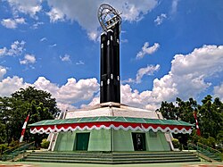 坤甸市内的赤道纪念碑