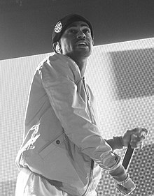 An image of Big Sean performing on stage.