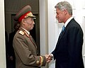 2000年10月10日，时任美国总统克林顿在华盛顿白宫会见了朝鲜国防委员会第一副委员长赵明录次帅。