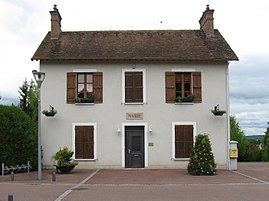 The town hall in Darvault