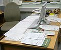 办公室安放电脑的书桌