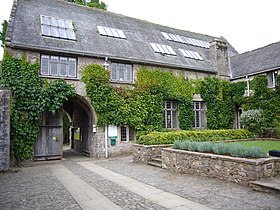Courtyard north entrance