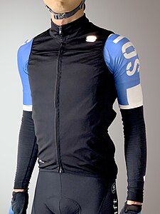 A typical thin, non-insulated cycling gilet