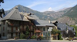 Le Bourg-d'Oisans. In the background the Grandes Rousses massif and the Alpe d'Huez