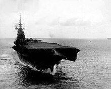 1945年，胡蜂号遭遇台风。开放式舰艏无法错开大浪，令前部飞行甲板受损。