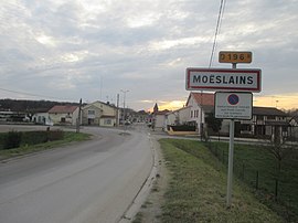 The road into Moëslains