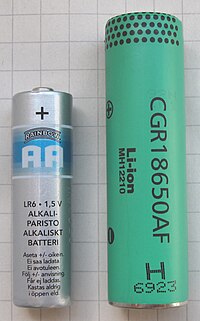 AA碱性电池和18650锂电池