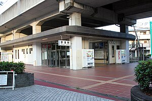 车站入口与站房(2010年8月)