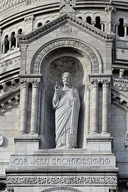 Statue of the Sacred Heart of Jesus, south façade