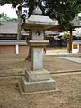 嘉义神社参道旁的石灯笼1，大正九年(1920年)建造