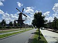 The mill, its dwelling and warehouse along the Phoenixstraat in August 2023.