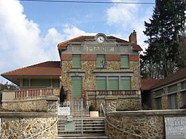 The town hall in Gazeran
