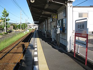 冲松岛站候车室与月台（2010年8月）