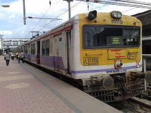 An EMU at Pune Junction.