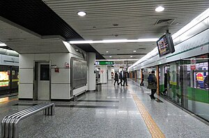 临江门站2号线站台