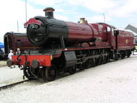 在电影系列中用作霍格华兹特快列车使用的GWR 4900 Class 5972 Olton Hall（英语：GWR 4900 Class 5972 Olton Hall）蒸汽引擎火车头。