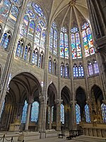 Rayonnant windows of clerestory and triforium, Early Gothic below