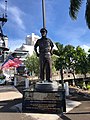 密苏里号战列舰前的尼米兹将军铜像。摄于2019年9月。