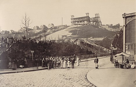 Construction of Sacré-Cœur underway (1882)
