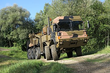 An Australian HX45M 10x10 configured as a heavy recovery vehicle