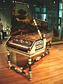来自意大利的单排键盘大键琴(Pietro Faby 1677年制)，现存于巴黎音乐博物馆内。