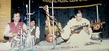 Das Gupta at a concert accompanied by Pandit Chandra Nath Shastri with tabla, Calcutta, 1987.