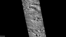 火星勘测轨道飞行器背景相机拍摄的佩列佩尔金陨击坑。