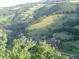 Balaguier-sur-Rance seen from the nearby hillside