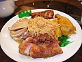 粤菜 - 燒味拼盤，是冷盤，有海蜇、叉燒、燒鵝、燒雞、燻蹄等