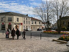 The town of Le-May-Sur-Evre