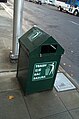 这个西雅图垃圾箱有四种语言：中文、英文、西班牙文、他加禄语