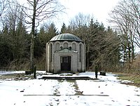 Entrance to the cemetery at Türkheim (Kaufering VI)