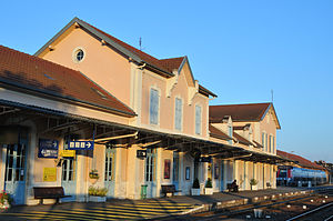 帕赖勒莫尼亚勒站