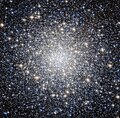 梅西耶92是银河系内最明亮的球状星团之一，在最良好的环境下可以用裸眼看见[15]。
