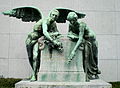布鲁塞尔伊迪丝·卡维尔和玛丽·德佩奇（法语：Marie Depage）纪念碑, 1920年