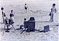 Lismonde painting with the painter Marguerite Antoine on the beach at Nieuport in August 1936 (photo by Léon van Dievoet).