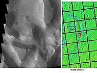 热辐射成像系统在珍珠湾区拍摄的亚尼混沌，侵蚀桌山的沙子覆盖了更亮的地表层。点击图片可查看亚尼混沌与其它当地特征的关系。