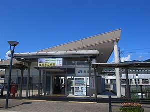 车站入口与站房(2017年8月)