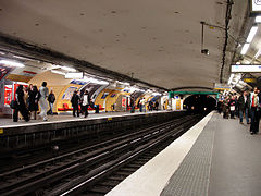 Line 1 platforms