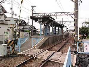 车站月台（站内平交道侧摄）