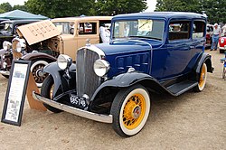 1932 Pontiac Series 402 2-door 5-passenger sedan
